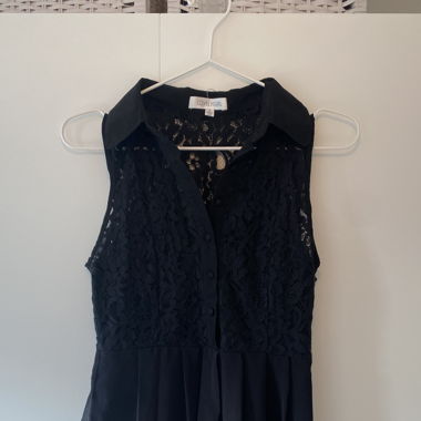kurzes schwarzes Kleid