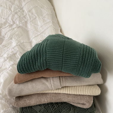 beautiful pullovers different colors S-M 