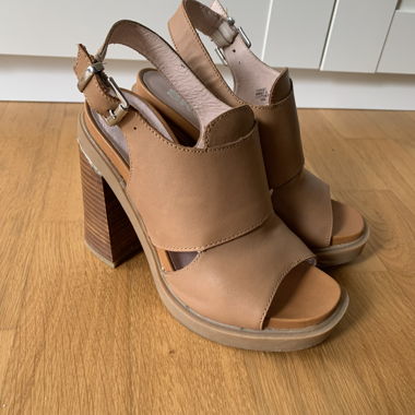 Bequeme High Heels