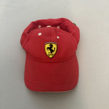 Rote Ferrari Baseball-Cap