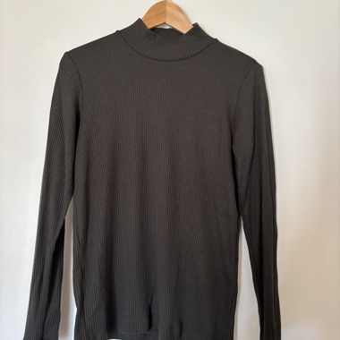 UNIQLO Ribbed Long-Sleeve Shirt