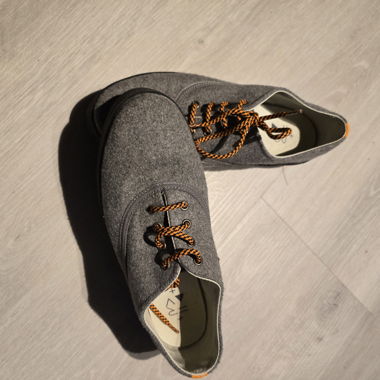 HIPSTER SNEAKERS