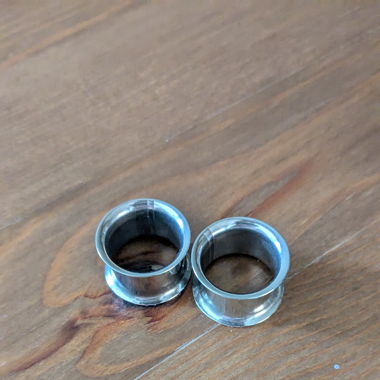 Plugs 