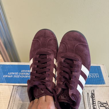 Adidas Gazelle in Bordeaux