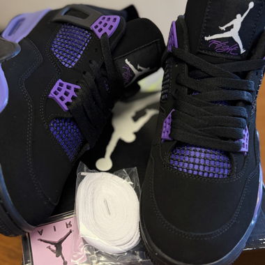 Air Jordan 4 Retro