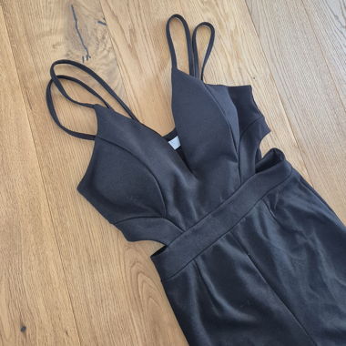 Schwarzer Jumpsuit mit Trägern
