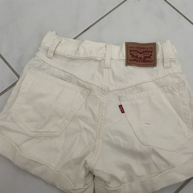 Levi‘s shorts weiss
