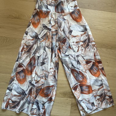 Pantaloni culotte ampi con stampa