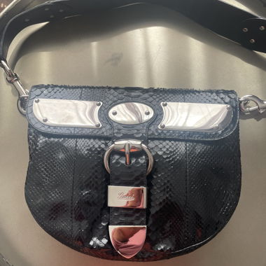 Gucci snake print shoulder bag