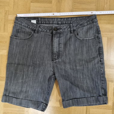 Kurze Hose (Grau, Grösse M)