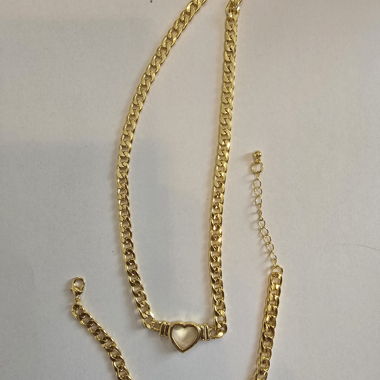 Set di collane con cuore color oro
