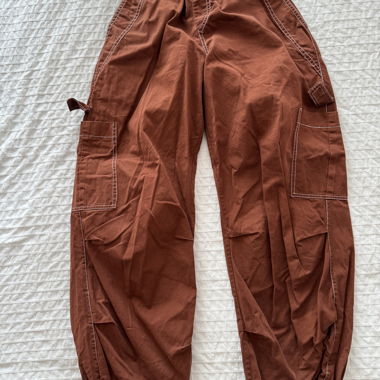 Pantaloni cargo marroni / pantaloni paracadute