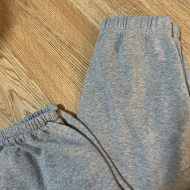 Graue Trainerhose