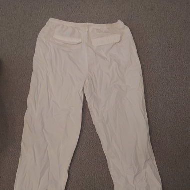 weisse parachute pants 