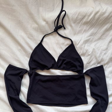 Top façon bikini avec manches longues