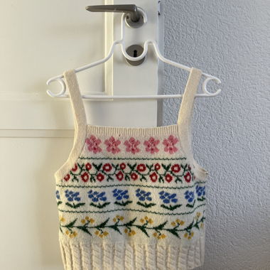 Ärmelloses, geblümtes Woll-Top – Miss Selfridge