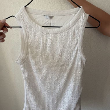 Top Guess con paillettes