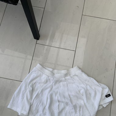 Baseline White sporty short skirt