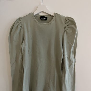 Pieces/Grün/Puffärmel/Dünn