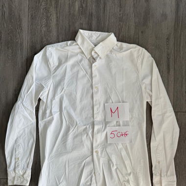 Camicia bianca a maniche lunghe