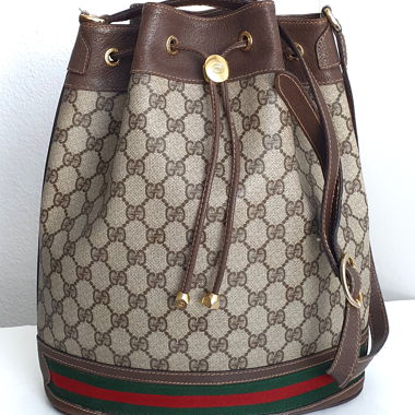 Pochette Gucci avec motif GG