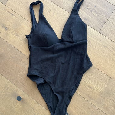 H&M Badeanzug Gr. 44 / schwarz