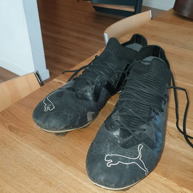 Soccer shoes Puma