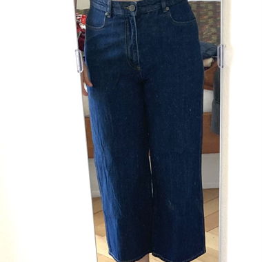 Jeans en denim foncé à jambe ample Gr. 29