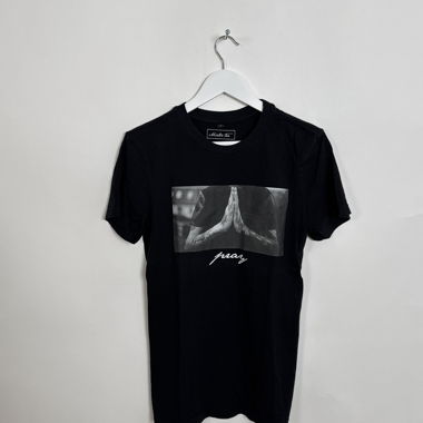 Schwarzes Pray-Grafik T-Shirt