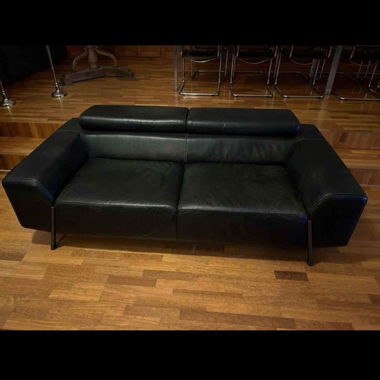 Schwarzes Ledersofa (Nr. 2)