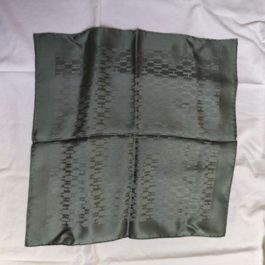 Carré/Pochette Hermès Façonnée Grand H