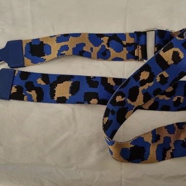Leopard shoulder strap