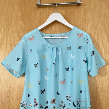türkis T-Shirt / luftige Bluse mit Schmetterlingen