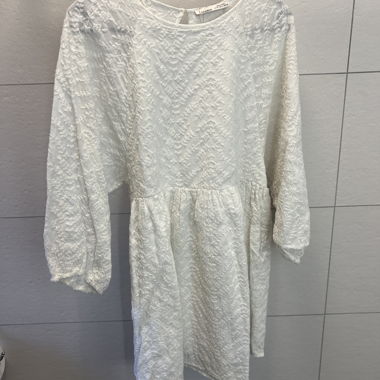 Robe blanche brodee Pull&Bear