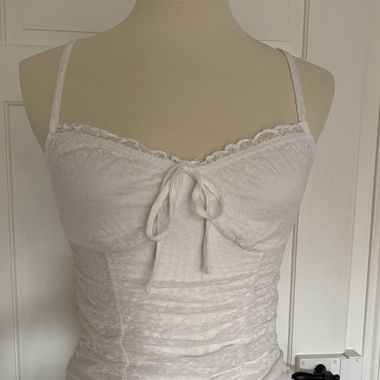 Top en dentelle blanche