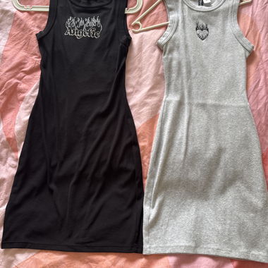 Zweiteiliges ärmelloses Kleid-Set