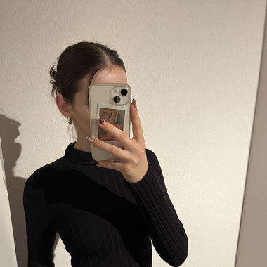Enges Langarmshirt mit Kragen