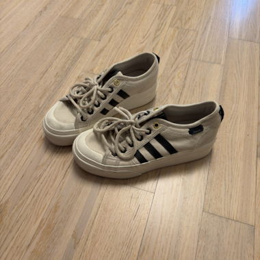 Baskets Adidas