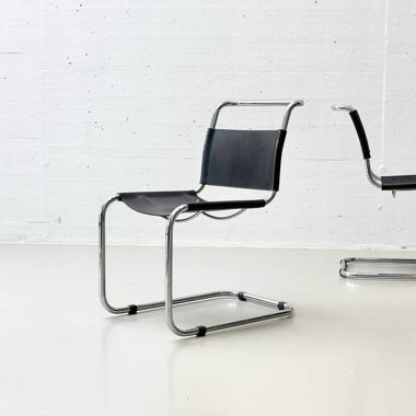 2 Chaises Bauhaus Freischwinger B33 en Cuir Noir