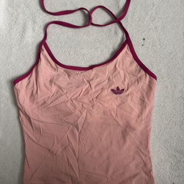 Top Adidas rosa