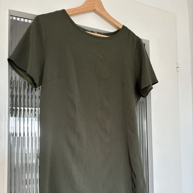 Olivgrünes Kleid