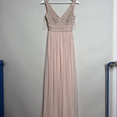Rosa Perlen-Abendkleid