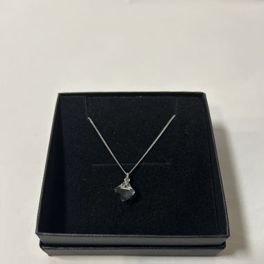 Kette mit Glas Anhänger