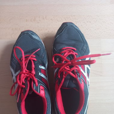 Sport Schuhe Gr. 42