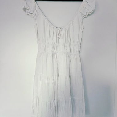 White dress NEW YORKER