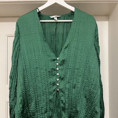 Bluse mit Perlmutt Knöpfen