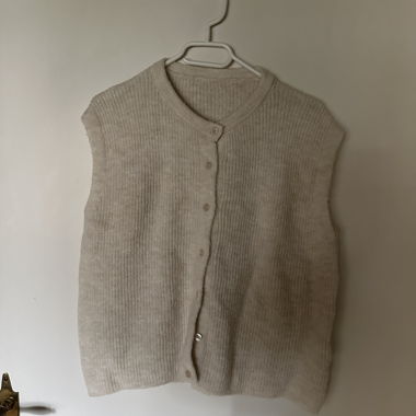 Gilet lavorato a maglia con bottoni