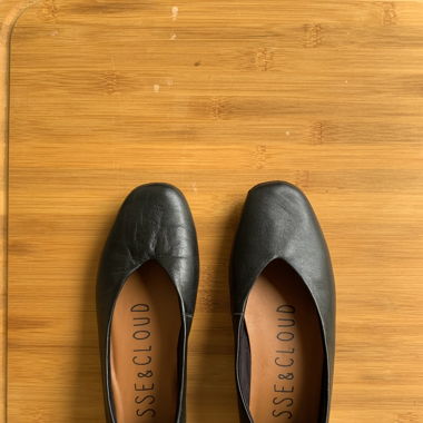 Black leather ballerinas