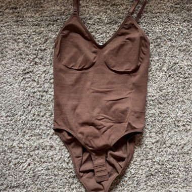 Body femme brun