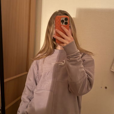 Lila Kani sweatshirt size S
